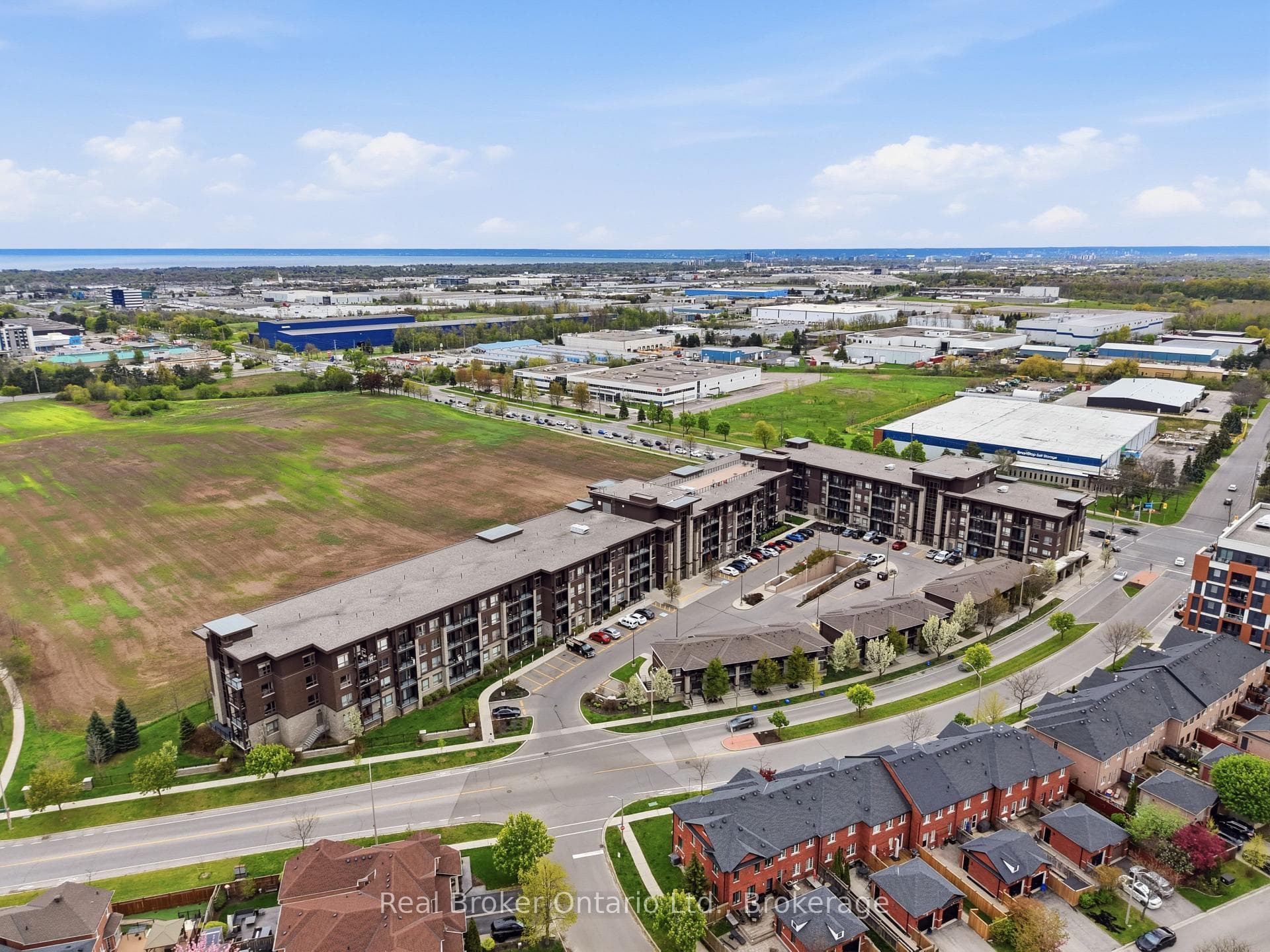 5010 Corporate Drive Unit 109 - Condo photo 33 of 38 in Burlington, Ontario