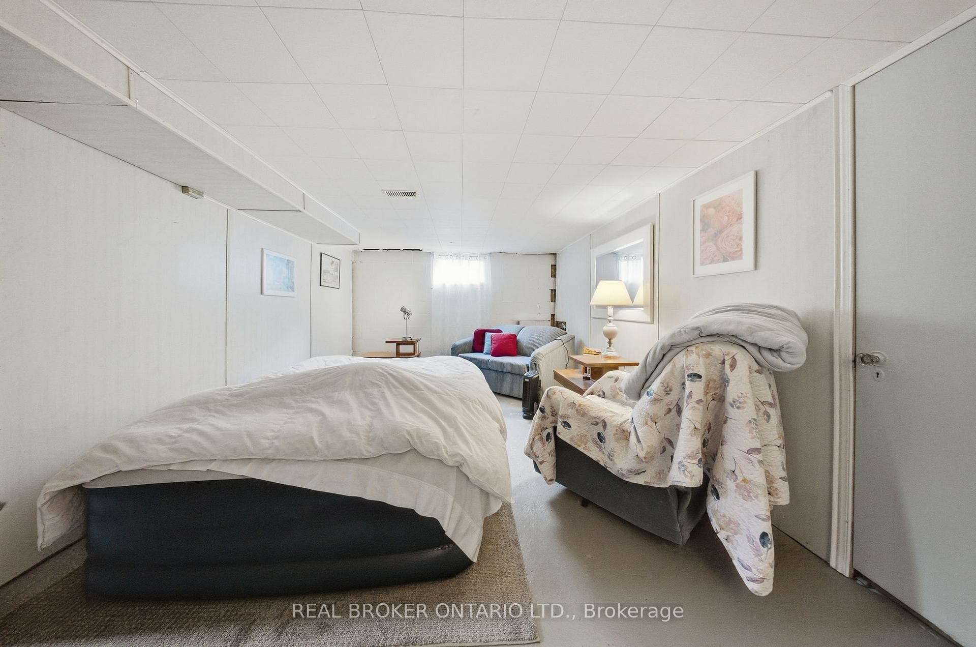 243 Sydney Street - Detached photo 23 of 35 in Milton, Ontario