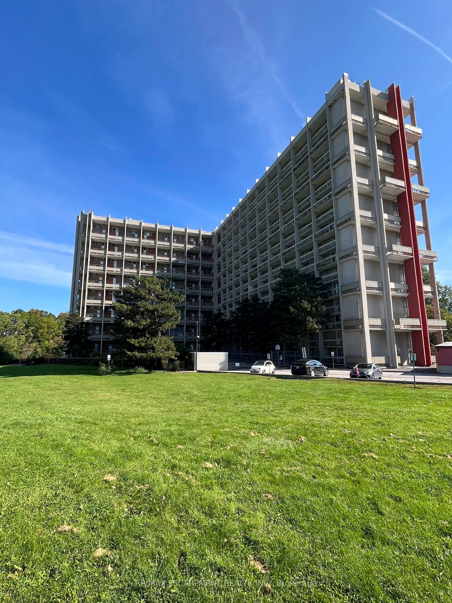 350 Quigley Road Unit 147 - Condo photo 1 of 13 in Hamilton, Ontario