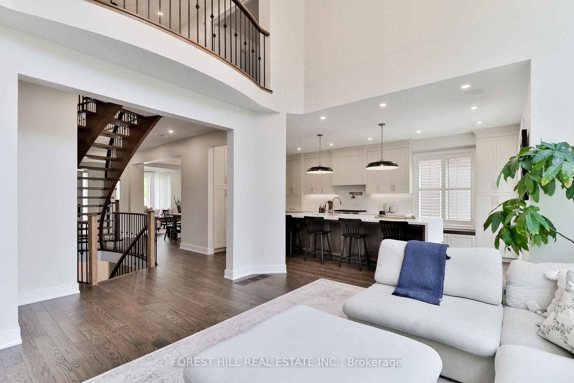 327 Turning Leaf Road - Detached photo 19 of 43 in Oakville, Ontario