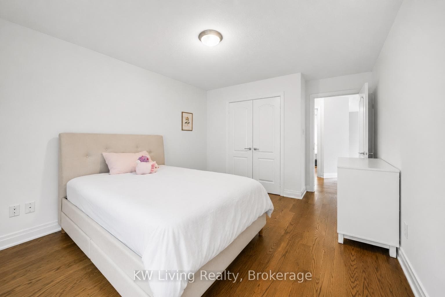 2327 Gladacres Lane - Detached photo 26 of 42 in Oakville, Ontario