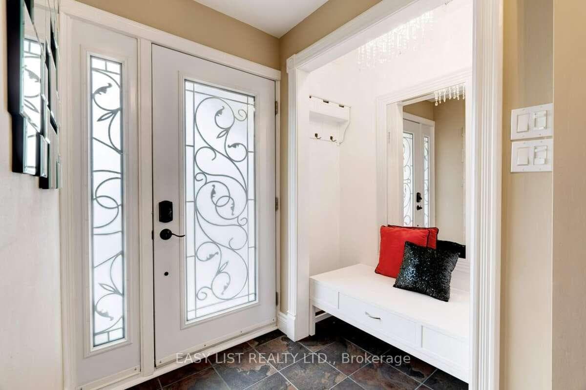 193 Pine Cove Road - Detached photo 3 of 39 in Burlington, Ontario