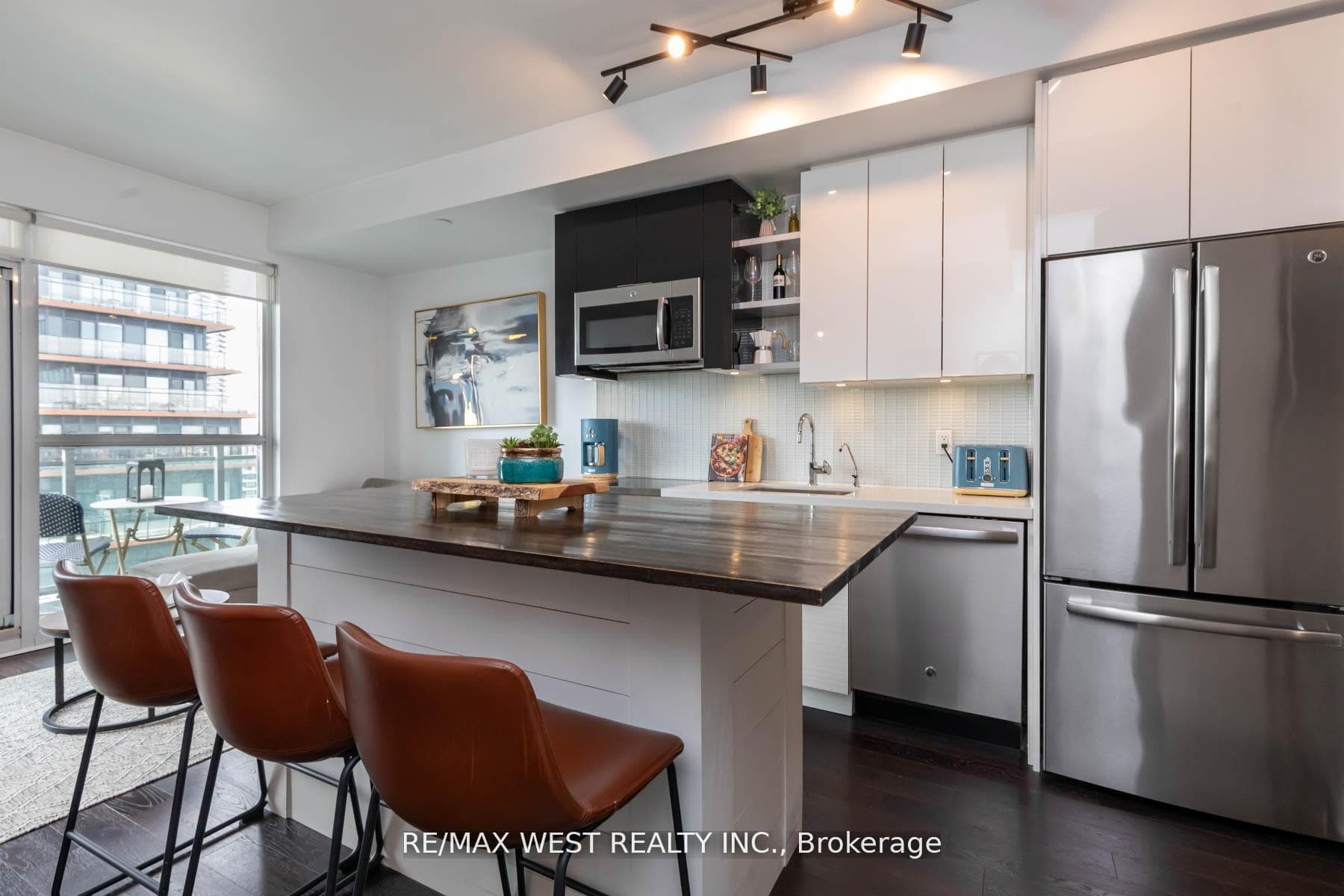 33 Shore Breeze Drive Unit 802 - Condo photo 4 of 38 in Liberty Village / Parkdale / South Parkdale, Ontario
