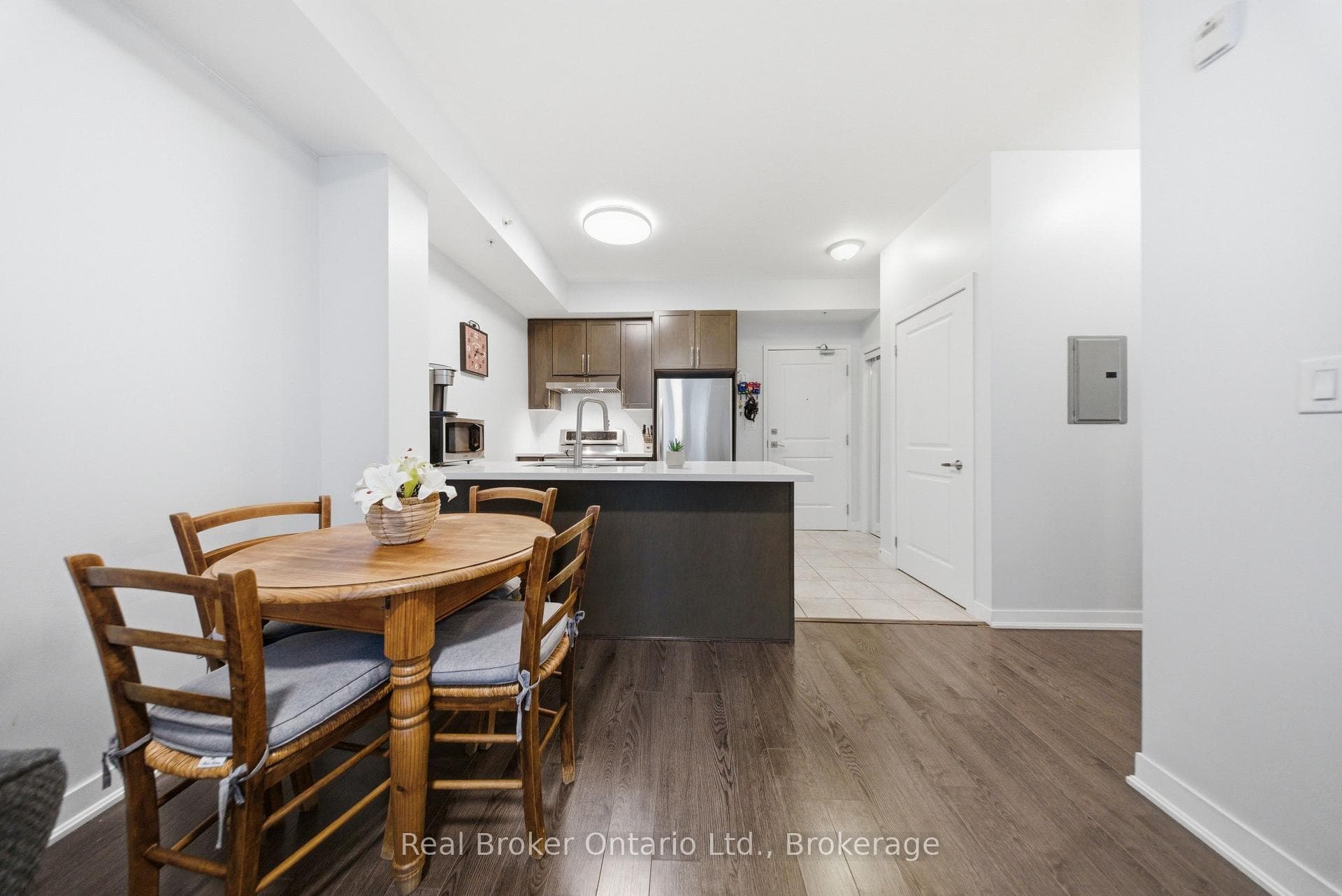 5010 Corporate Drive Unit 109 - Condo photo 7 of 38 in Burlington, Ontario