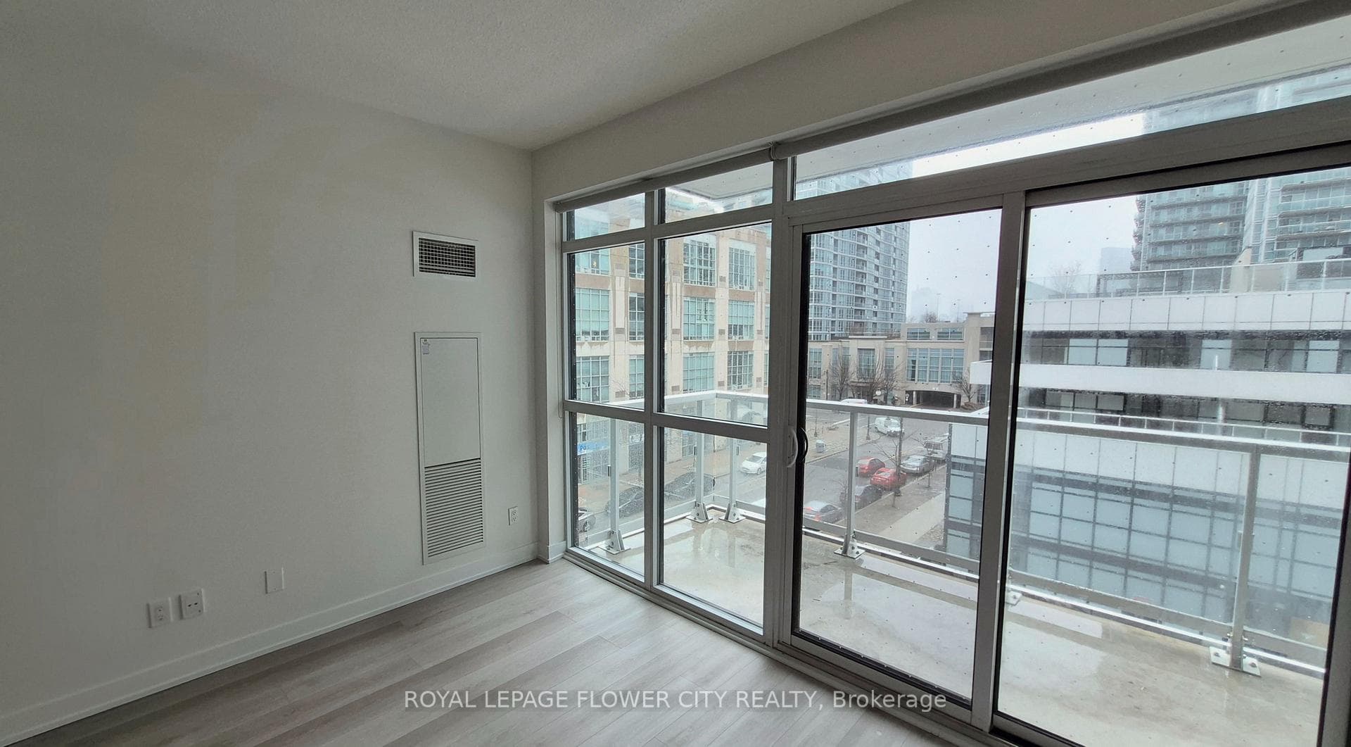 251 Manitoba Street Unit 432 - Condo photo 5 of 16 in Liberty Village / Parkdale / South Parkdale, Ontario