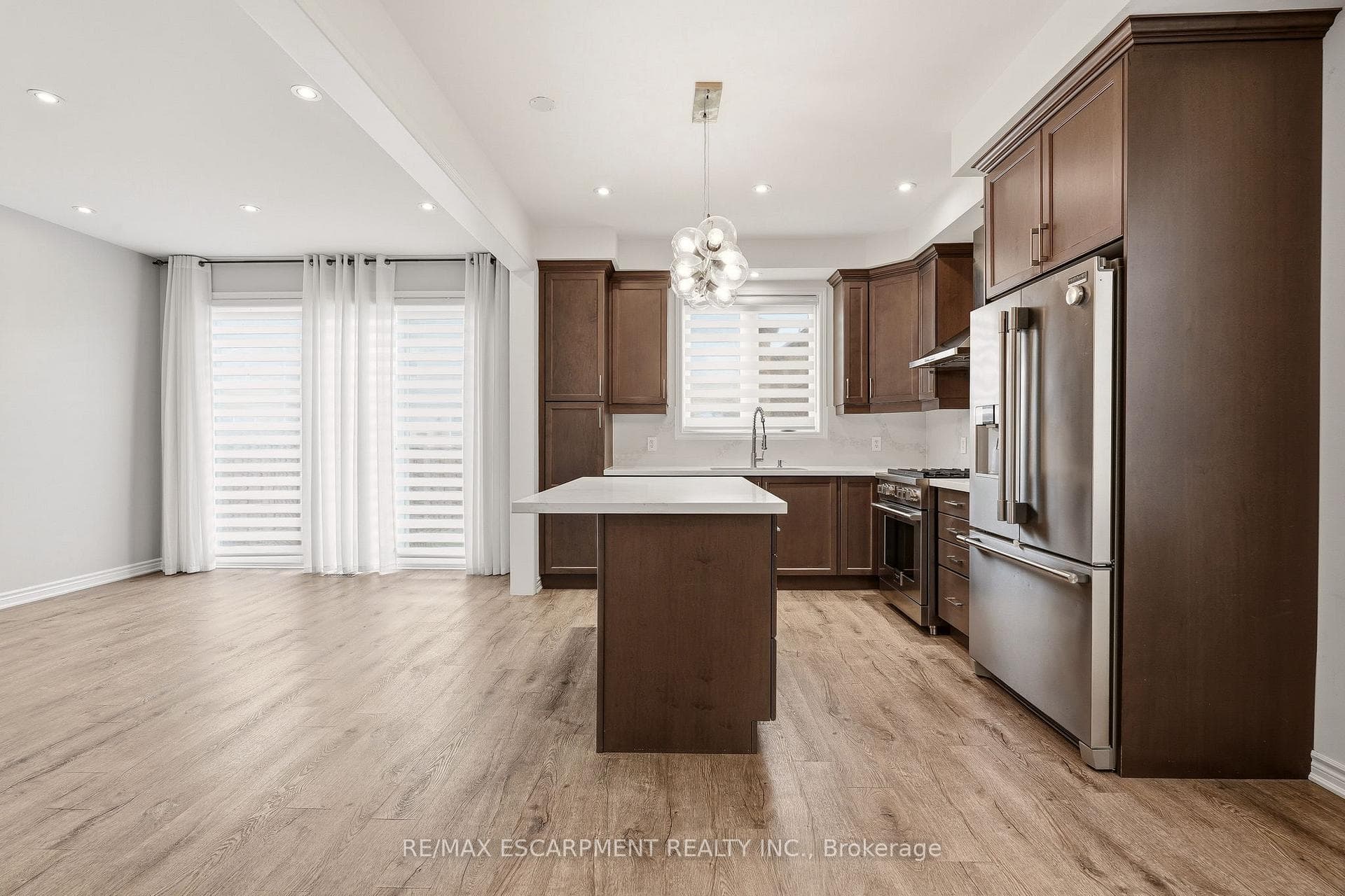 1364 Sycamore Garden - Townhouse photo 8 of 43 in Milton, Ontario