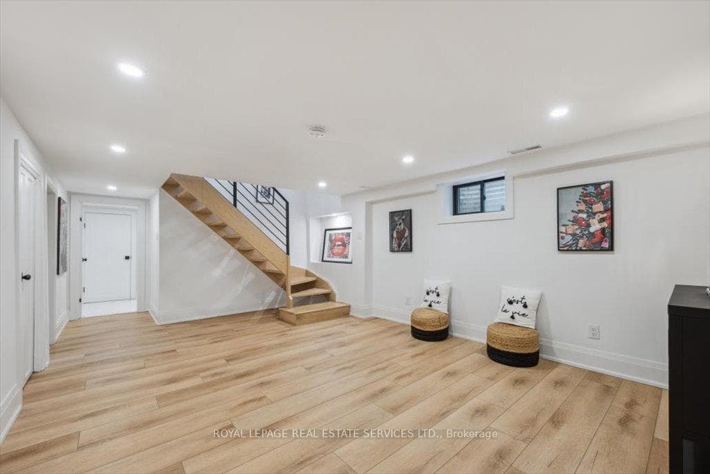 169 Oakes Drive - Detached photo 31 of 48 in Mississauga, Ontario
