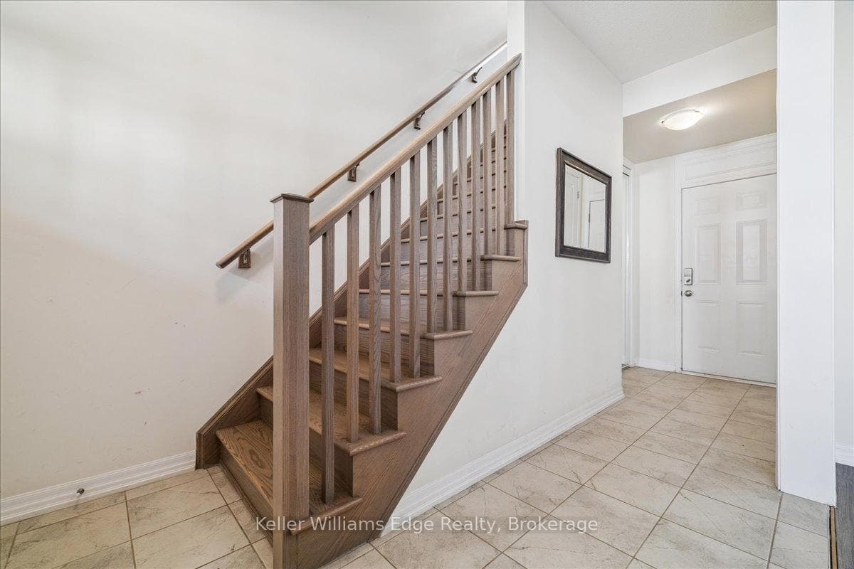 244 Harold Dent Trail - Townhouse photo 5 of 40 in Oakville, Ontario