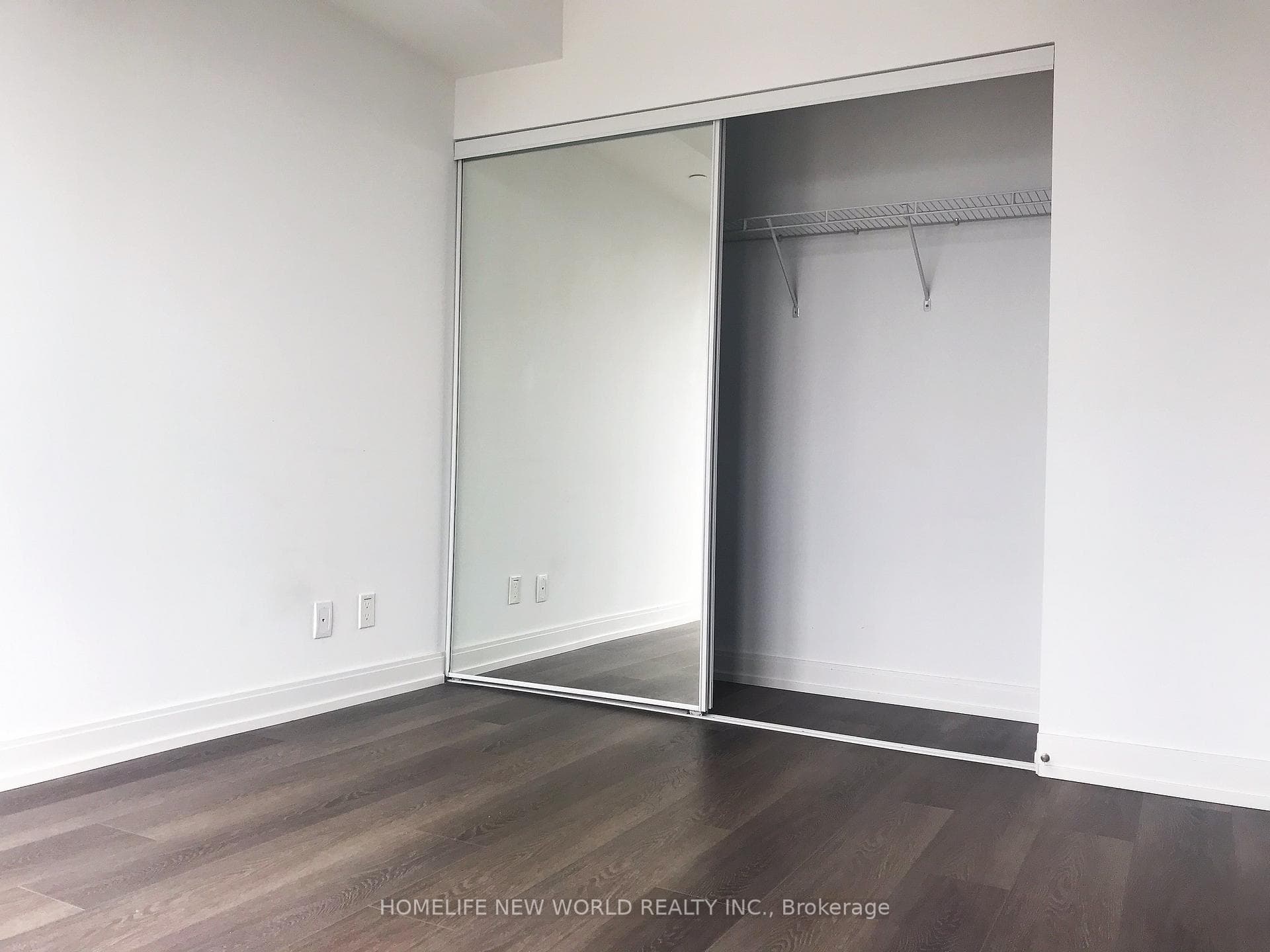 181 Dundas Street Unit 1806 - Condo photo 4 of 5 in Regent Park / Cabbagetown / St. James Town, Ontario