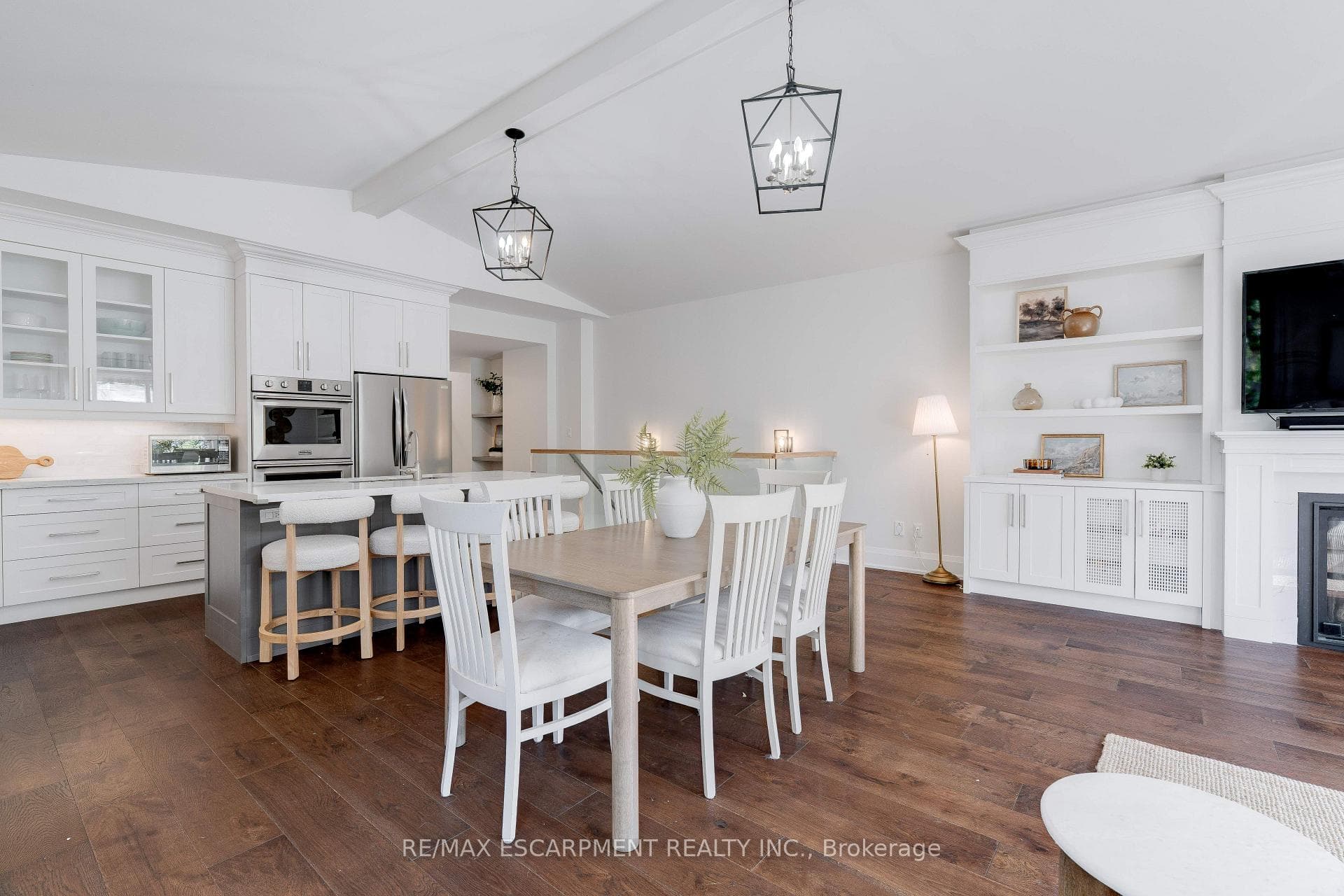 296 Kent Crescent - Multi-Family photo 8 of 50 in Burlington, Ontario
