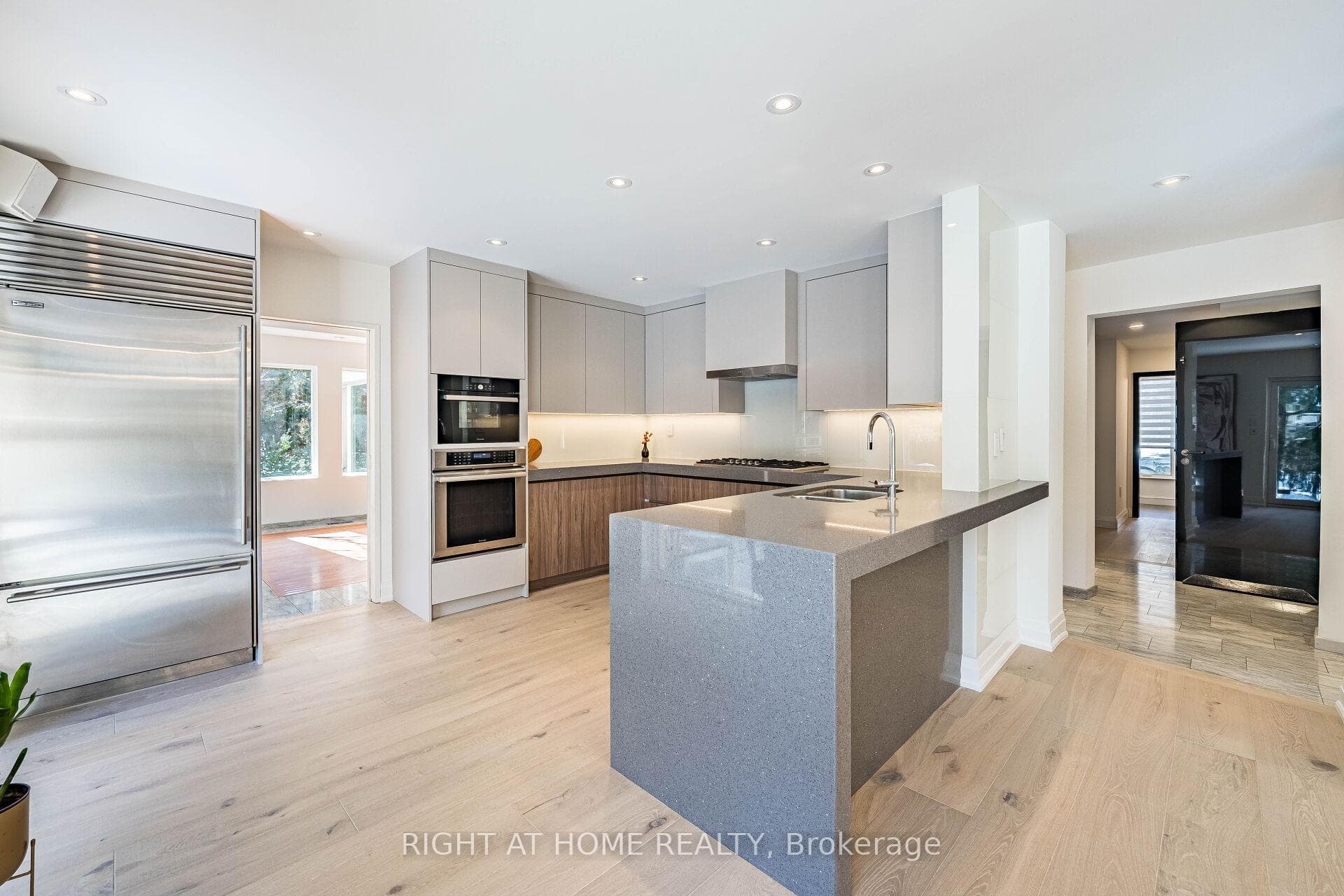 1 Friars Lane - Detached photo 16 of 50 in Etobicoke (Islington / Rexdale), Ontario