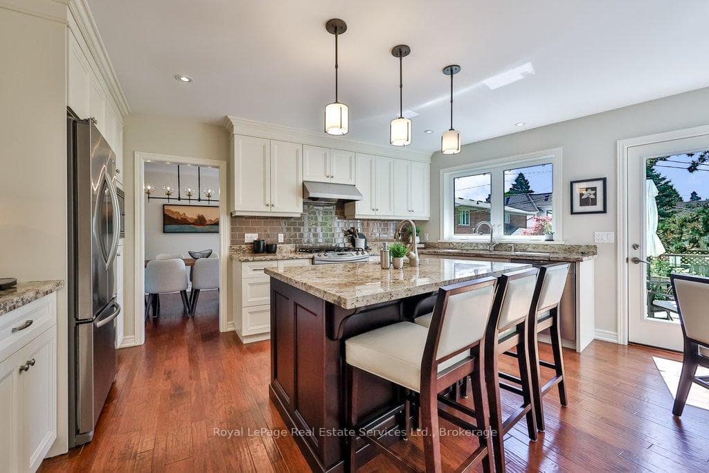 1528 Warland Road - Detached photo 13 of 50 in Oakville, Ontario