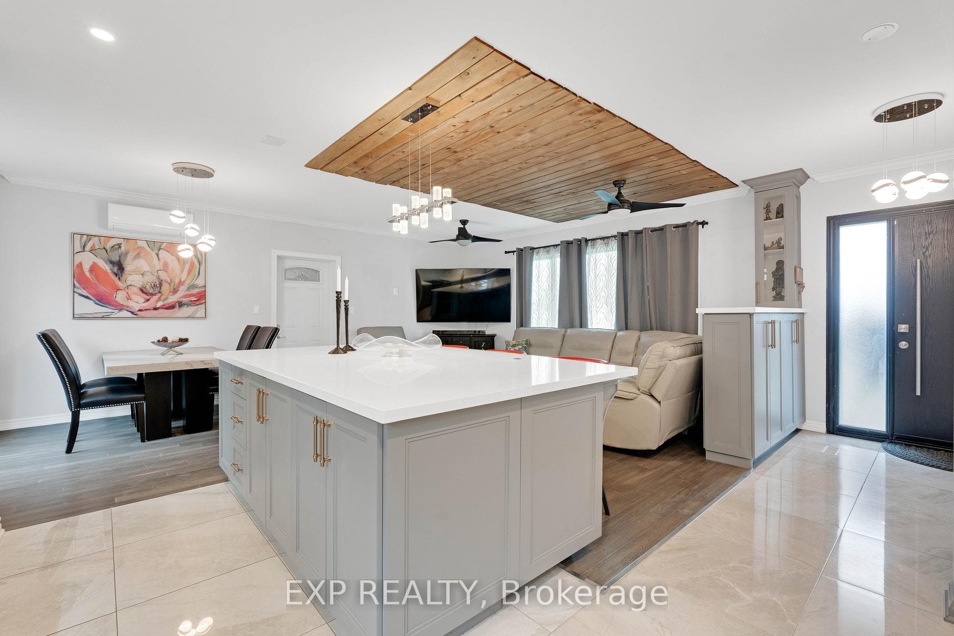 3460 Cawthra Road - Detached photo 7 of 49 in Mississauga, Ontario