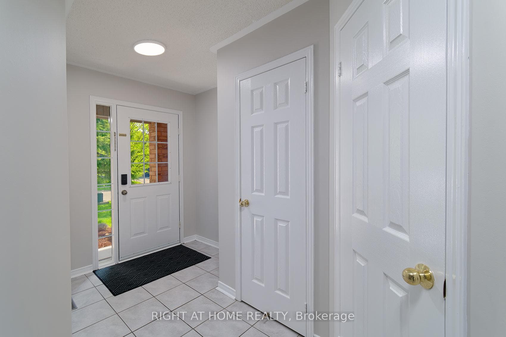 18 Frank Johnston Road - Townhouse photo 9 of 50 in Caledon, Ontario