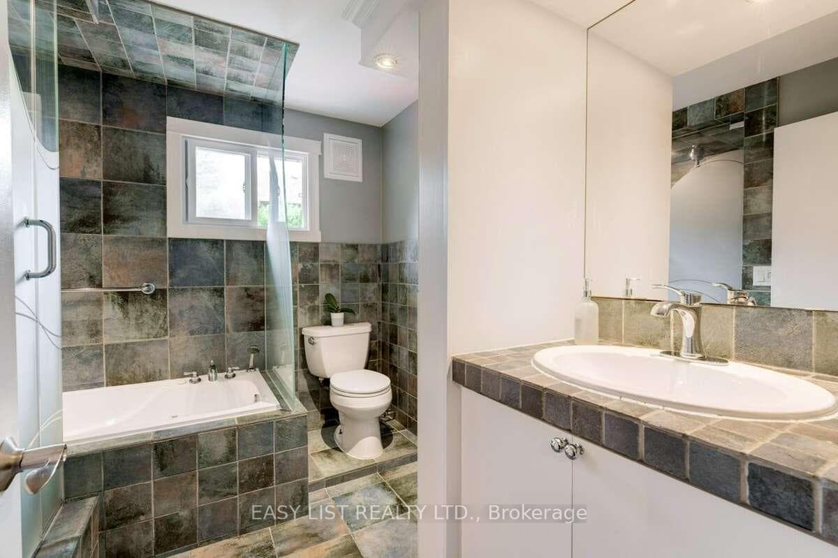 193 Pine Cove Road - Detached photo 15 of 39 in Burlington, Ontario