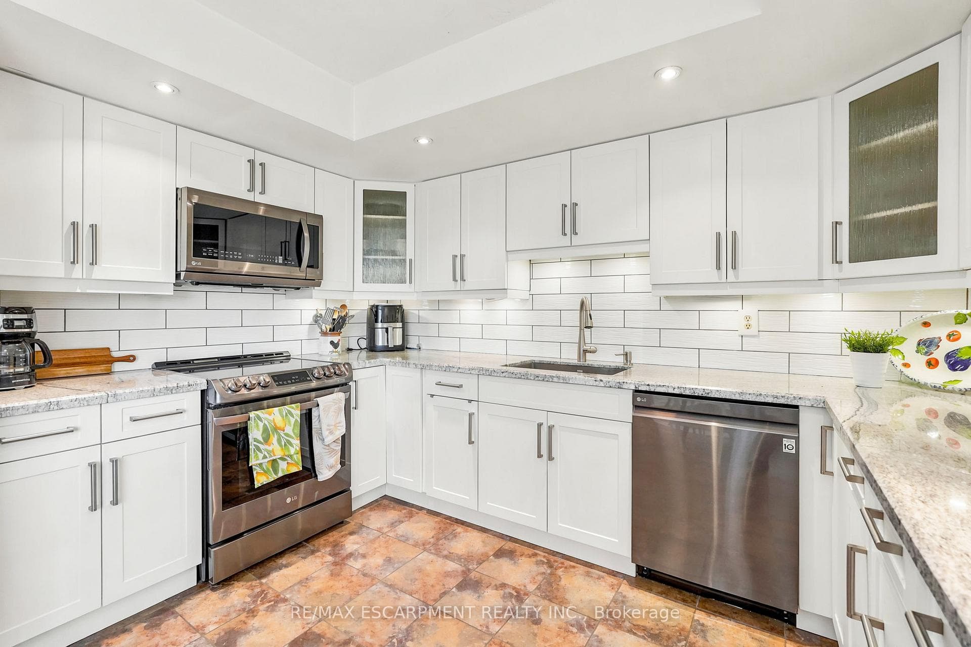 1201 North Shore Boulevard Unit 1003 - Condo photo 13 of 43 in Burlington, Ontario