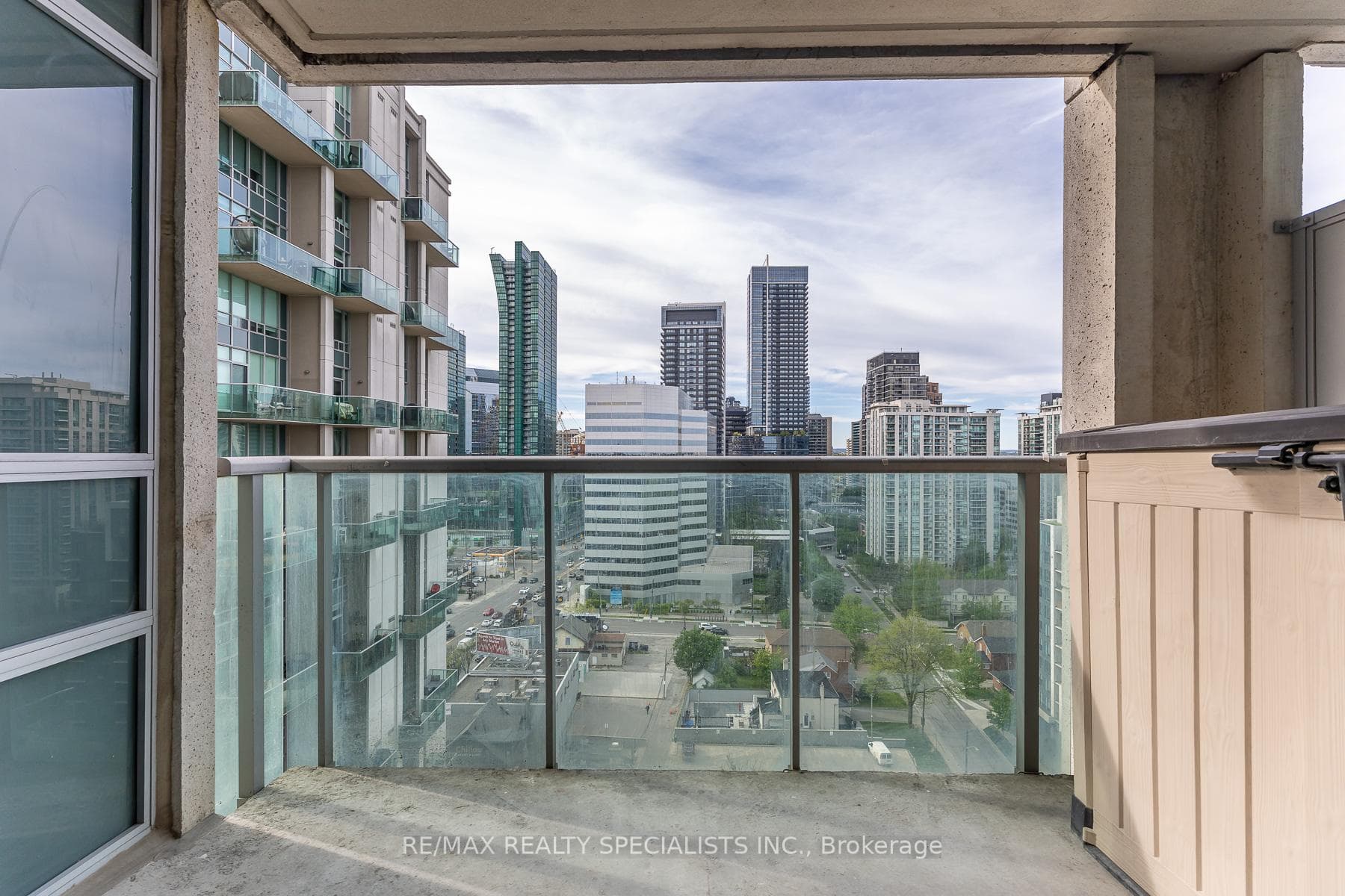 16 Harrison Garden Boulevard Unit 1801 - Condo photo 27 of 39 in Willowdale / Newtonbrook, Ontario