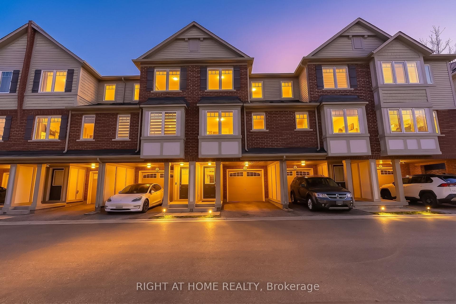 6020 Derry Road Unit 54 - Townhouse for sale in Old Milton, Ontario