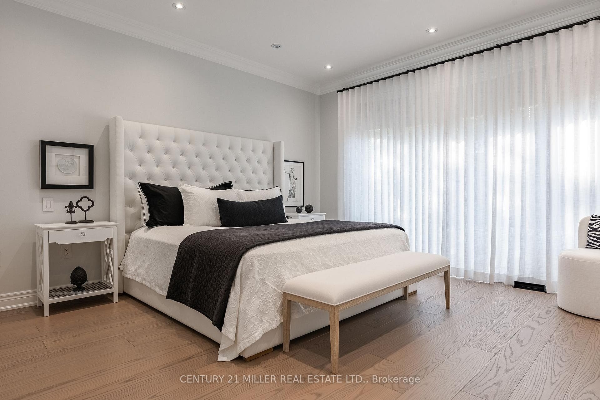2201 Rochester Circle - Detached photo 17 of 47 in Oakville, Ontario
