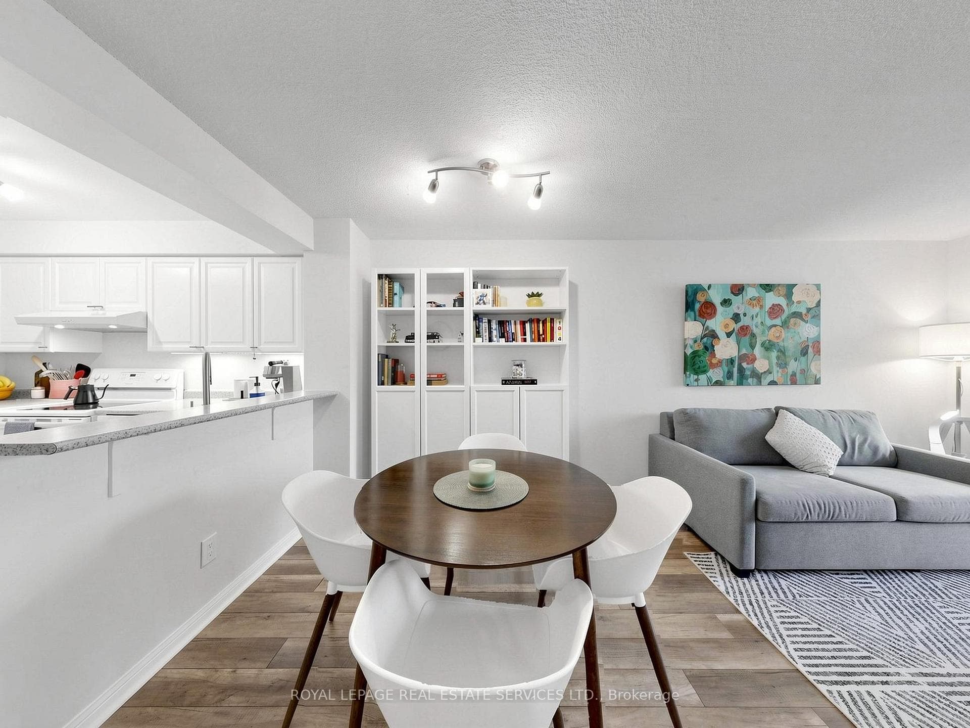 398 Eglinton Avenue Unit 203 - Condo photo 15 of 45 in Leaside / Davisville, Ontario