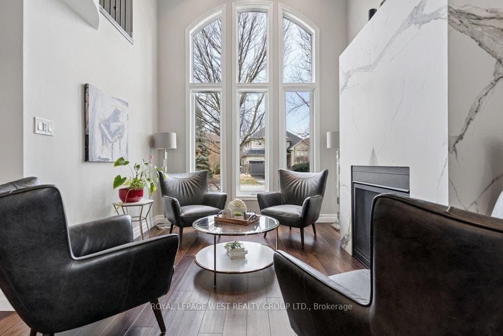 2293 Carpenters Circle - Detached photo 13 of 50 in Oakville, Ontario