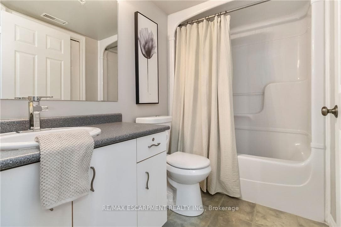 4015 Kilmer Drive Unit 110 - Condo photo 18 of 34 in Burlington, Ontario