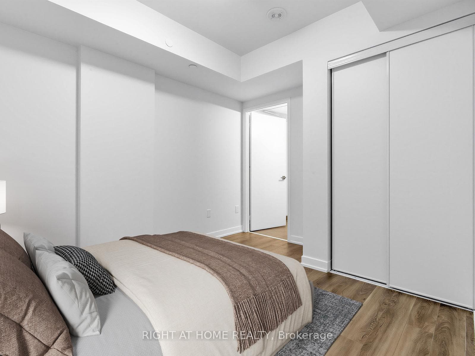 500 Wilson Avenue Unit 423 - Condo photo 6 of 23 in North York (Bathurst Manor / Clanton Park), Ontario