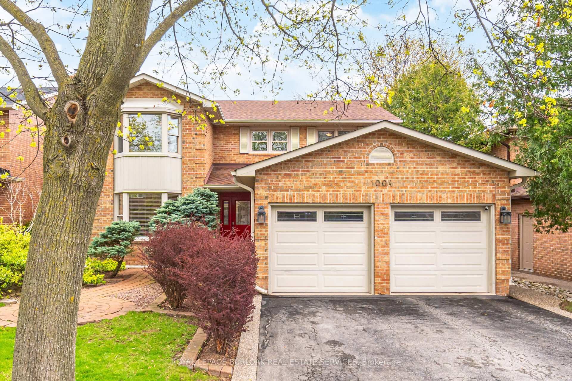 1004 Roxborough Drive - Detached photo 2 of 50 in Oakville, Ontario