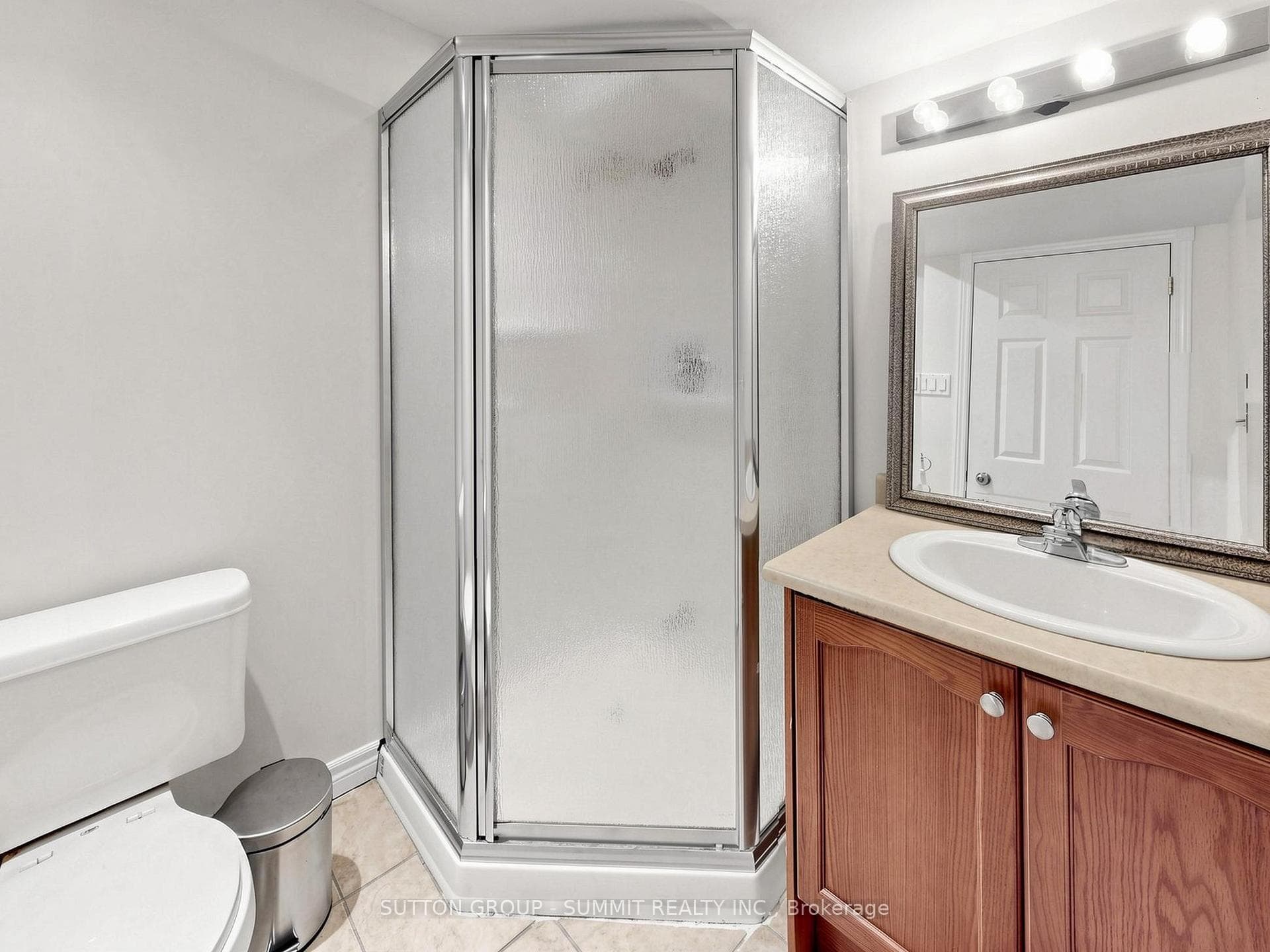 4880 YORKSHIRE Avenue - Detached photo 35 of 50 in Mississauga, Ontario