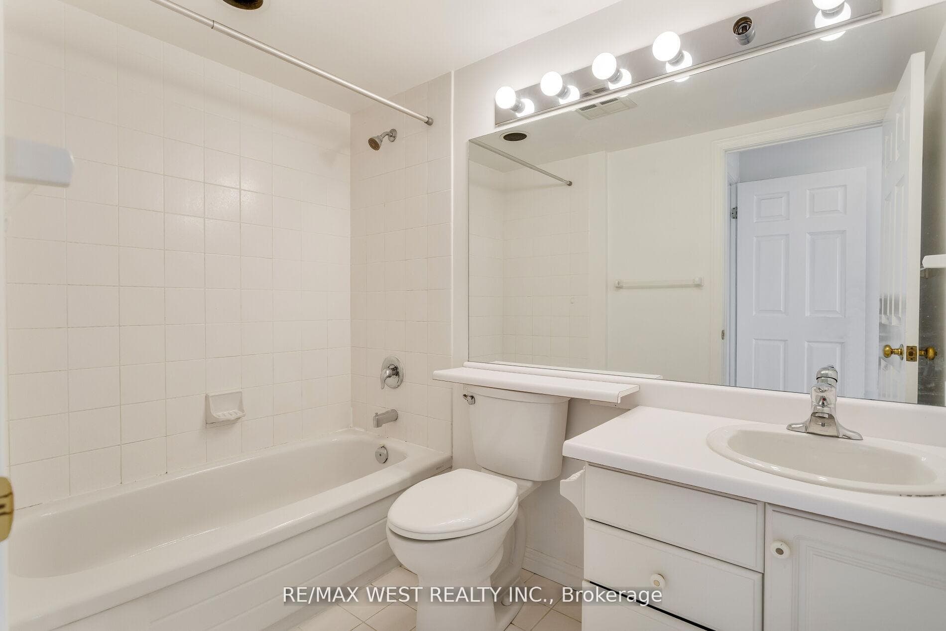 1 Aberfoyle Crescent Unit 411 - Condo photo 17 of 34 in Etobicoke (Islington / Rexdale), Ontario