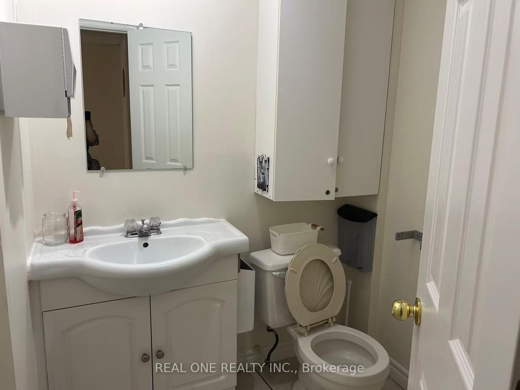 6033 Shawson Drive Unit 36 - Commercial photo 3 of 6 in Mississauga, Ontario