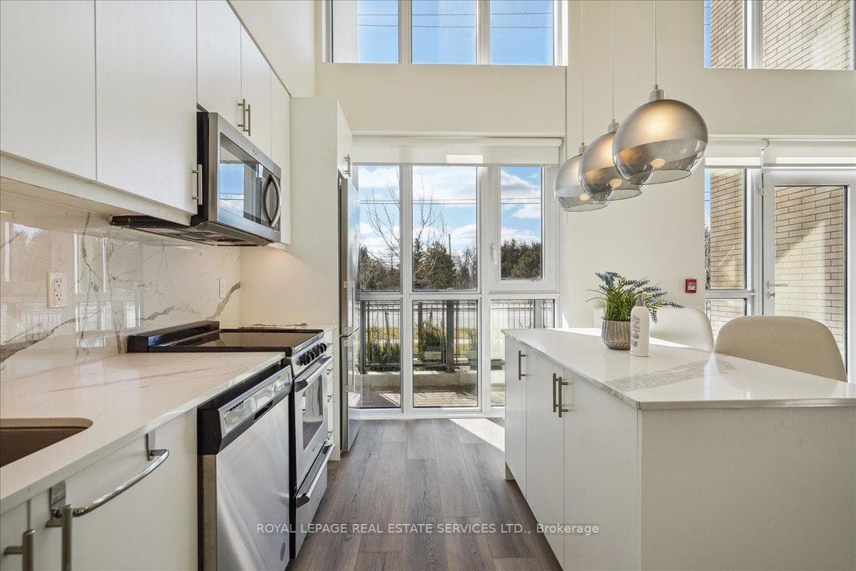 509 Dundas Street Unit 103 - Condo photo 5 of 40 in Oakville, Ontario