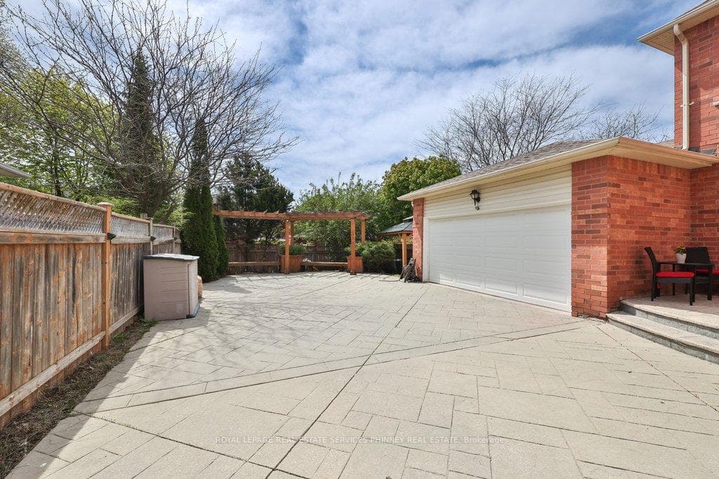 200 Lexington Road - Detached photo 34 of 37 in Oakville, Ontario