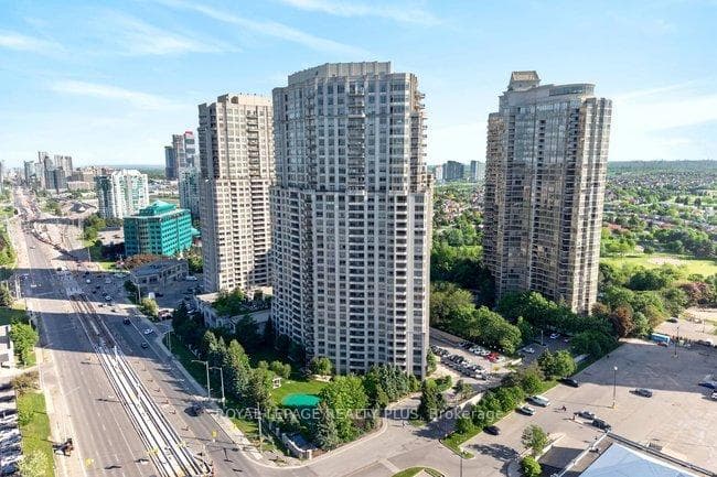 35 Kingsbridge Garden Circle Unit TPH4 - Condo photo 41 of 50 in Mississauga, Ontario