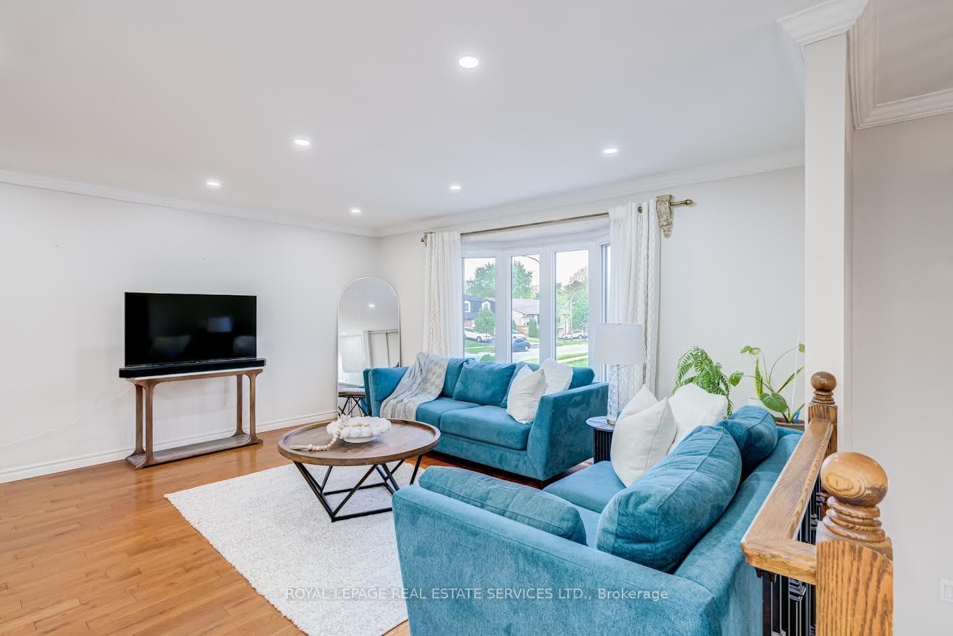195 Cullum Court - Semi-Detached photo 11 of 43 in Burlington, Ontario