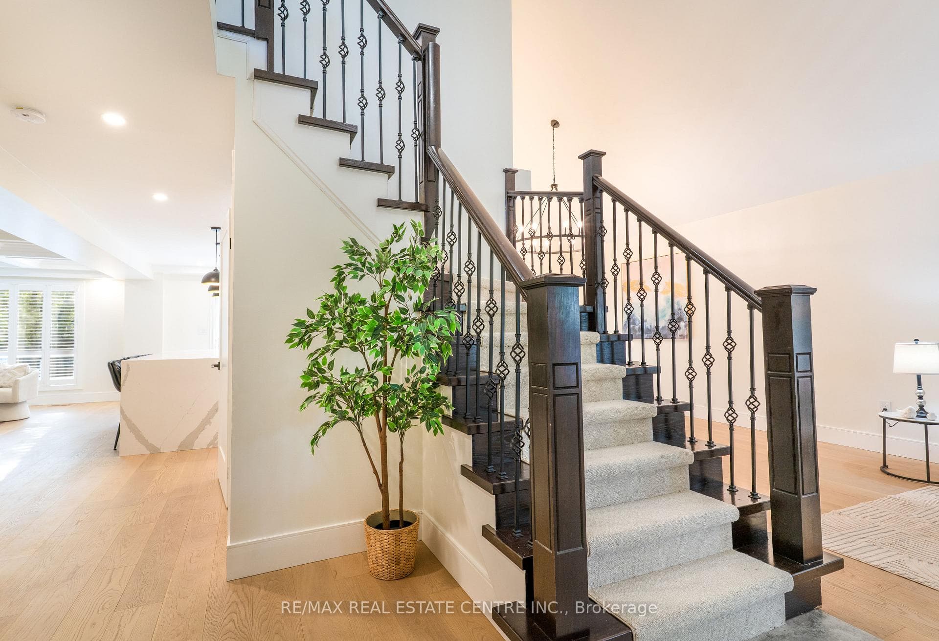 2 Orvieto Court - Detached photo 13 of 47 in Hamilton, Ontario
