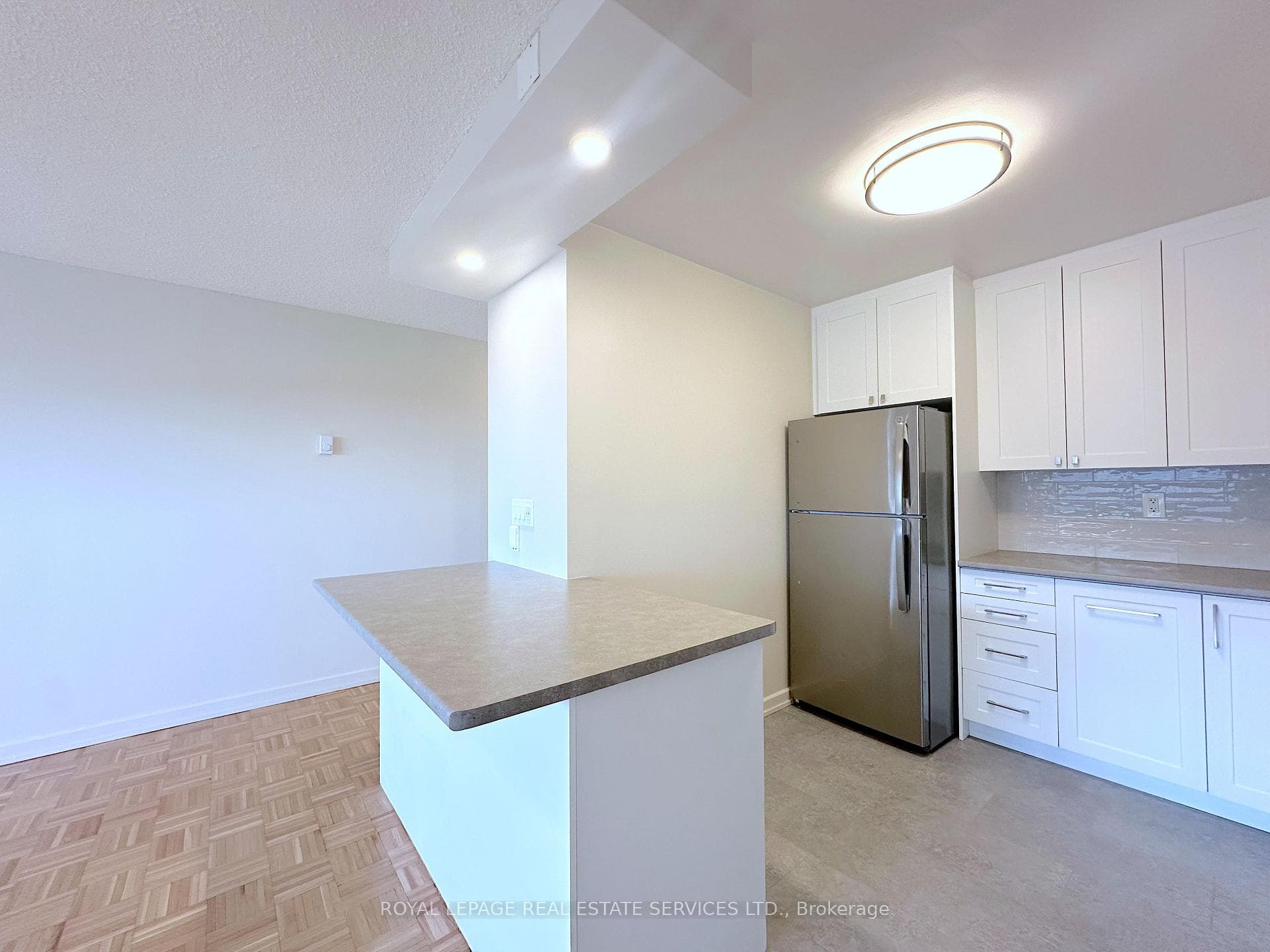 30 Denton Avenue Unit 1023 - Condo photo 6 of 14 in Birch Cliff / Cliffside, Ontario
