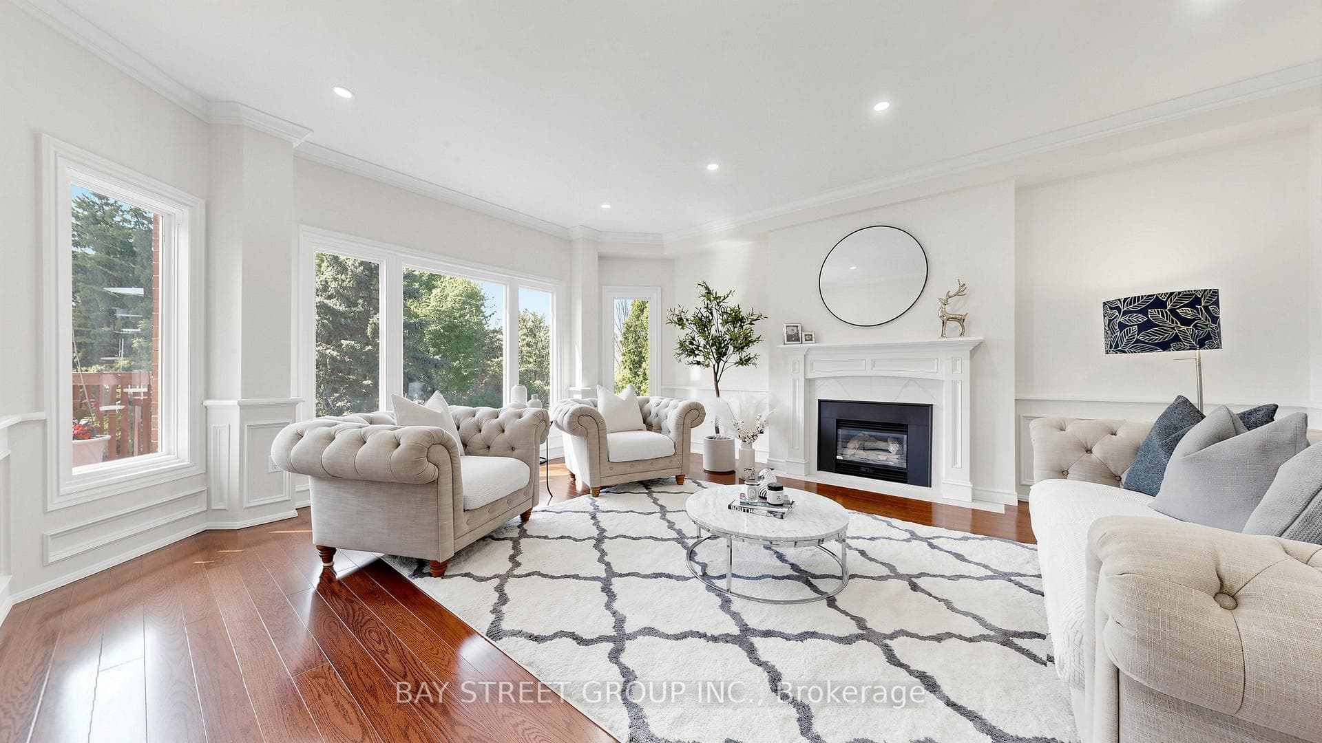 1742 Sir Monty's Drive - Detached photo 4 of 43 in Mississauga, Ontario