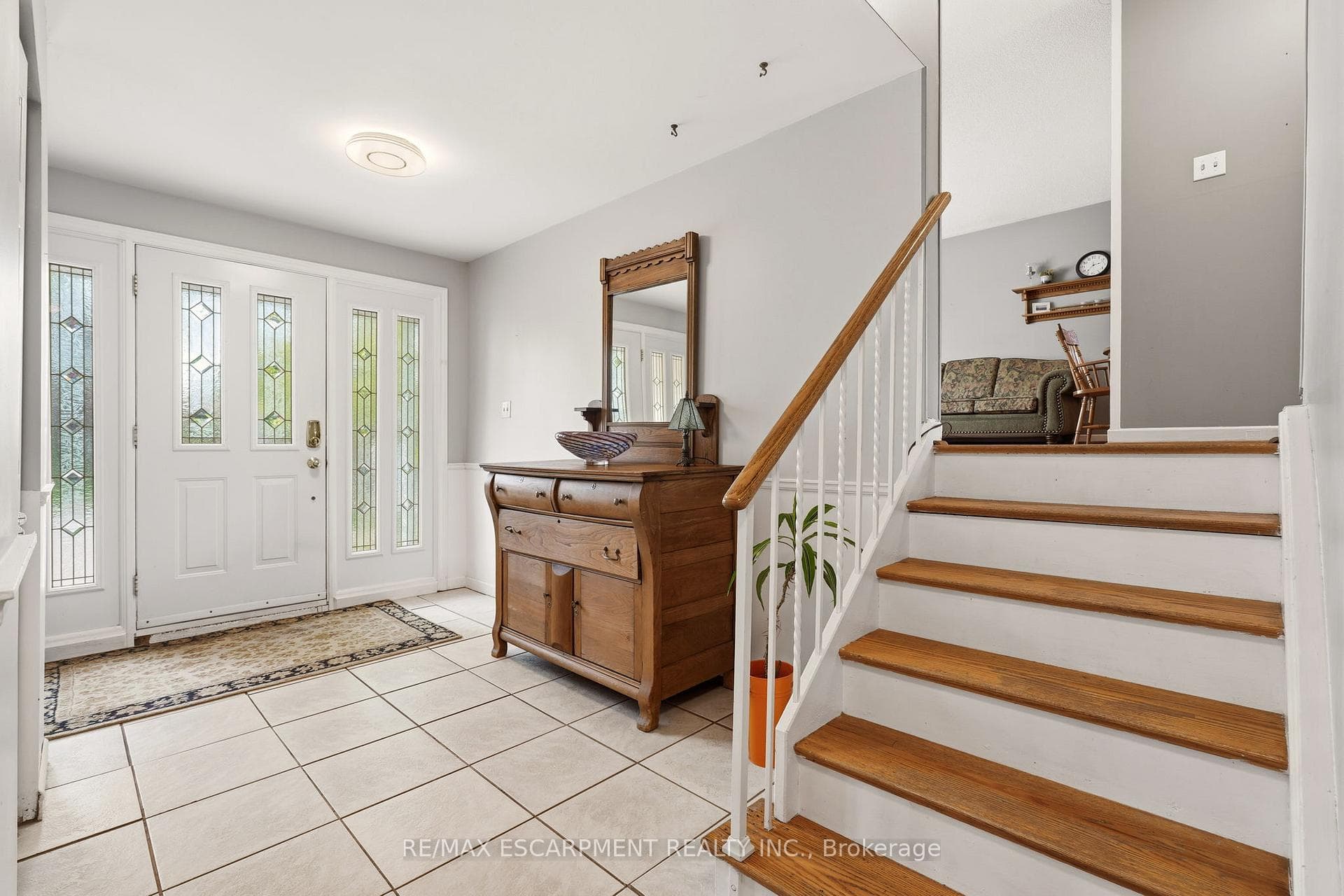 731 Mullin Way - Detached photo 6 of 50 in Burlington, Ontario