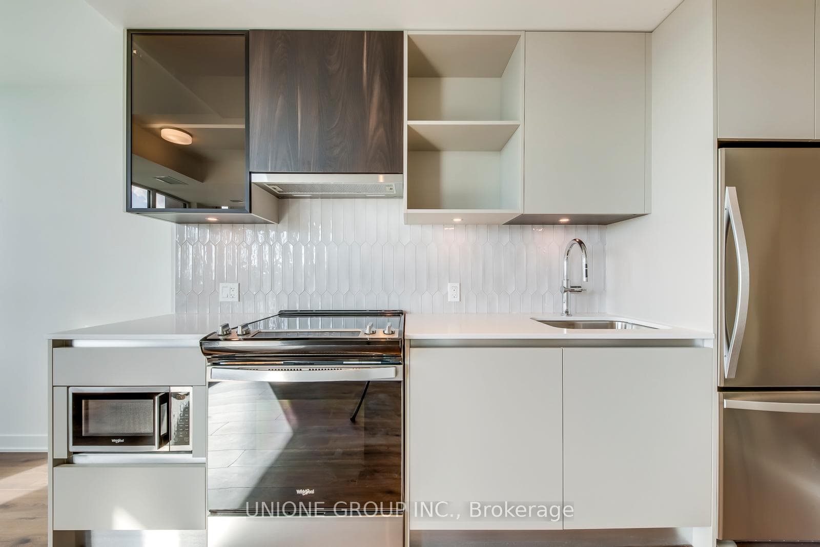 405 Dundas Street Unit 407 - Condo photo 6 of 26 in Oakville, Ontario