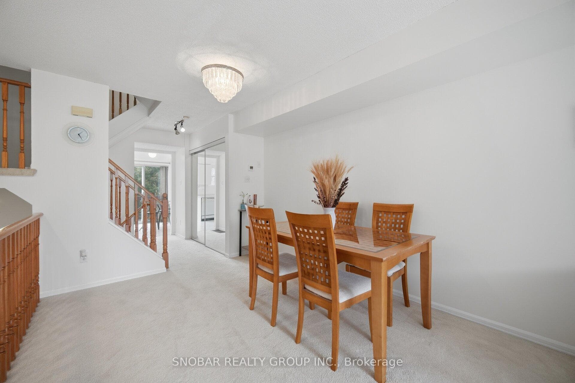 1050 Bristol Road Unit 31 - Condo photo 5 of 27 in Mississauga, Ontario