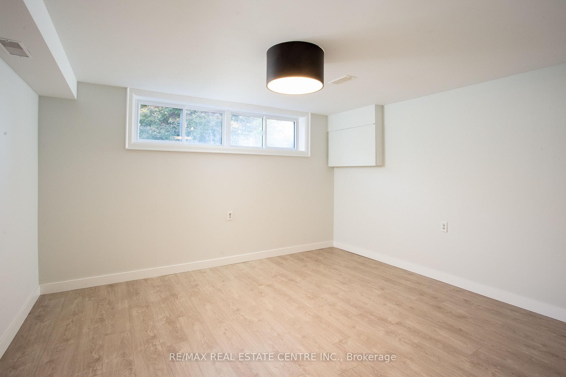 446 Willis Drive - Detached photo 26 of 35 in Oakville, Ontario