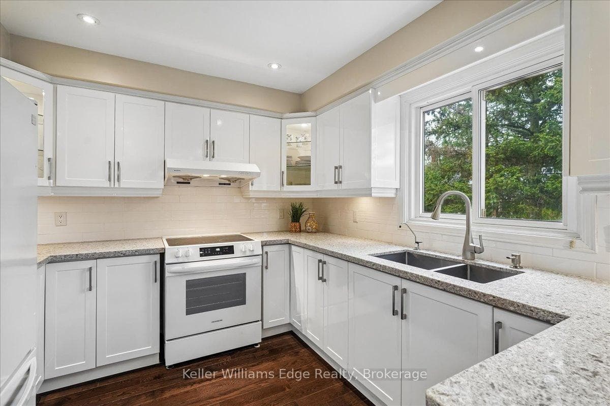 3358 Palmer Drive - Detached photo 14 of 44 in Burlington, Ontario