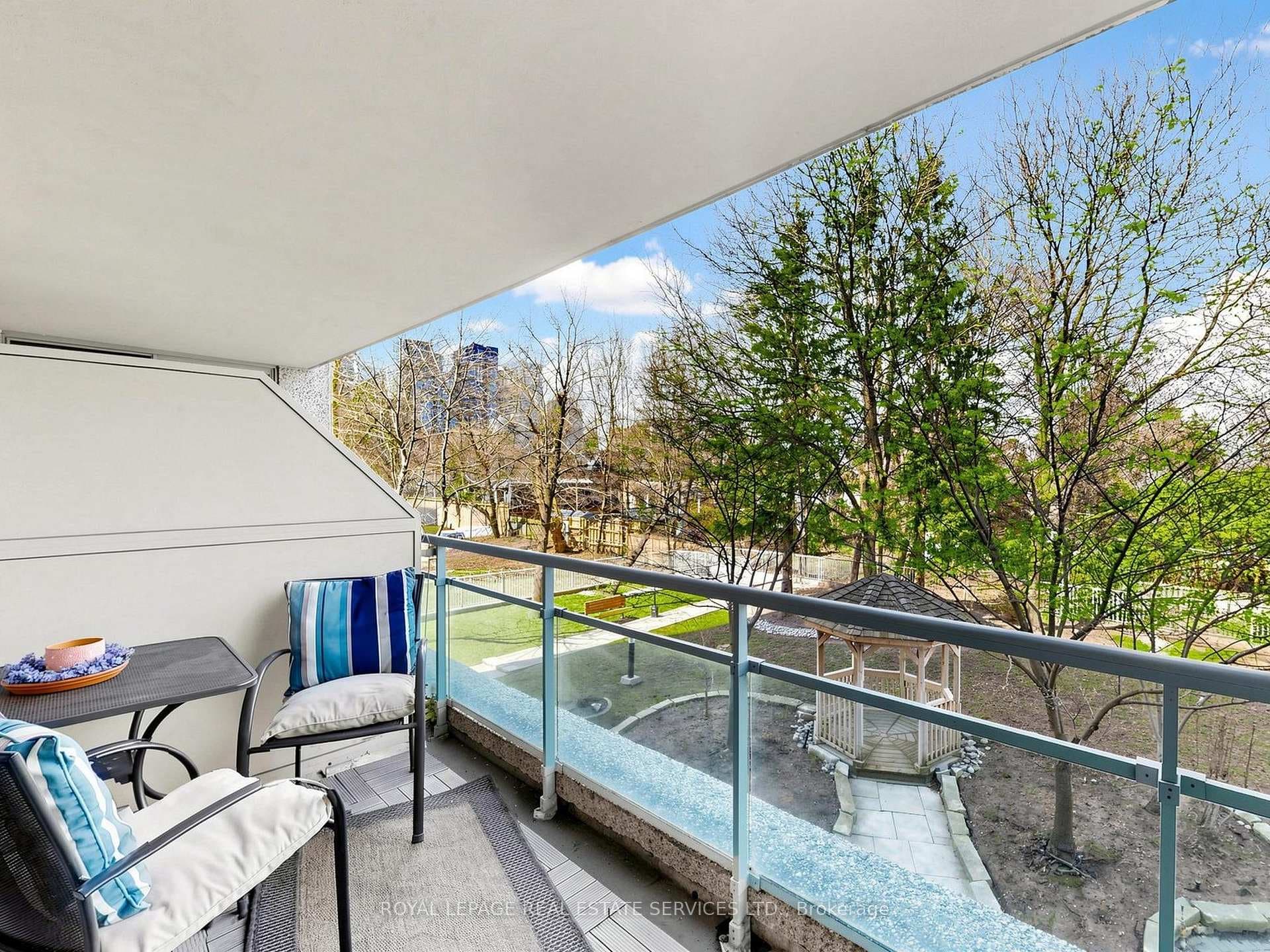 398 Eglinton Avenue Unit 203 - Condo photo 33 of 45 in Leaside / Davisville, Ontario