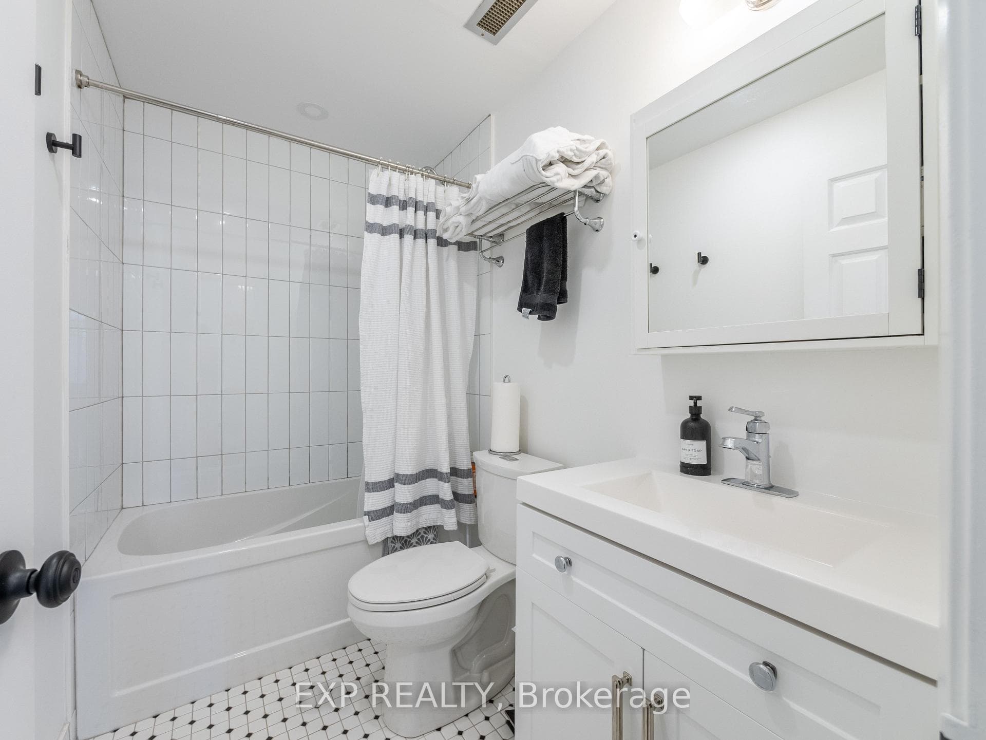 36 James Street Unit 805 - Condo photo 20 of 31 in Hamilton, Ontario