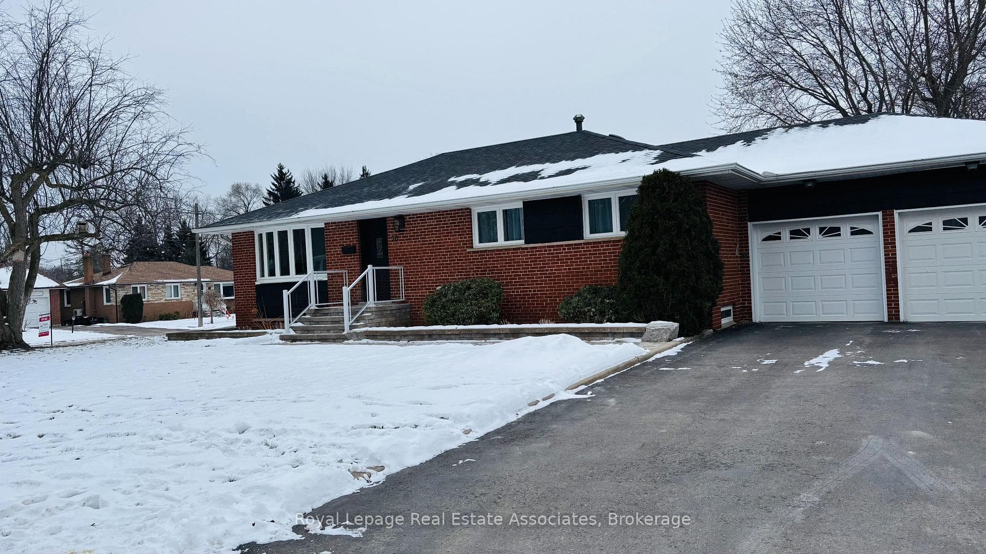 20 Suburban Drive - home for sale in Mississauga, Ontario