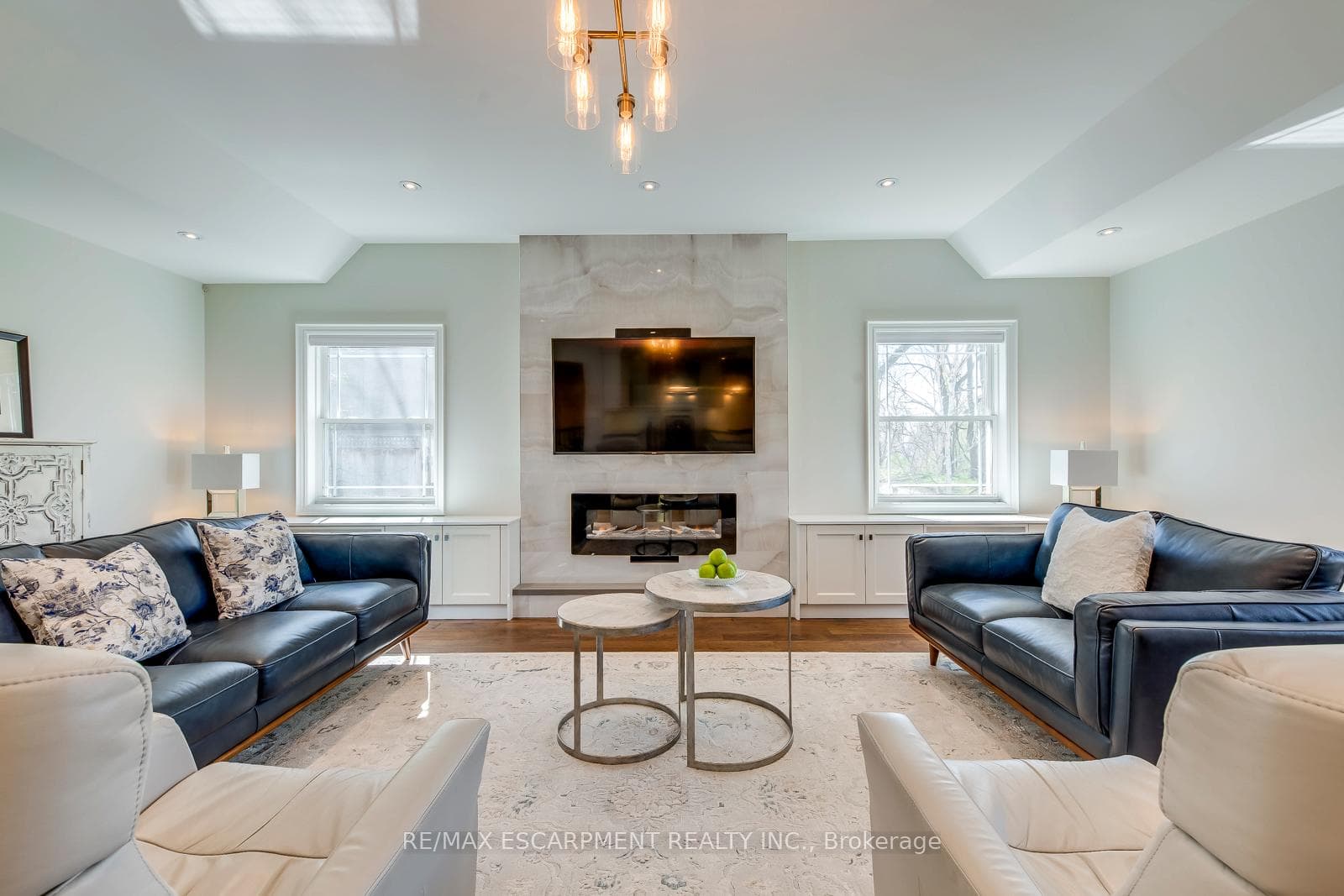 4306 Lakeshore Road - Detached photo 9 of 45 in Burlington, Ontario
