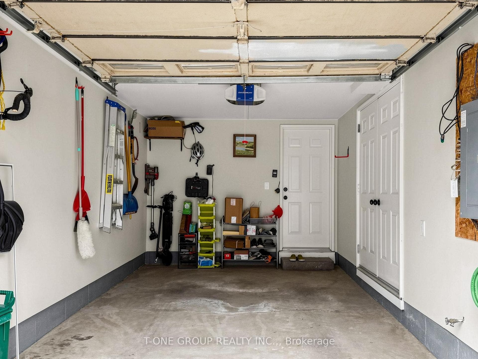 685 Rowley Common - Townhouse photo 43 of 43 in Burlington, Ontario