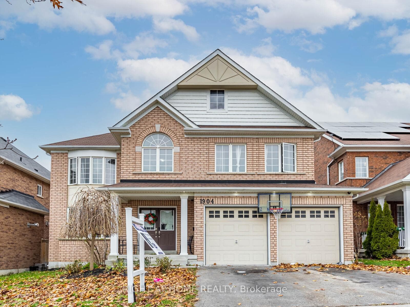 1904 Arborwood Drive - home for sale in Oshawa, Ontario