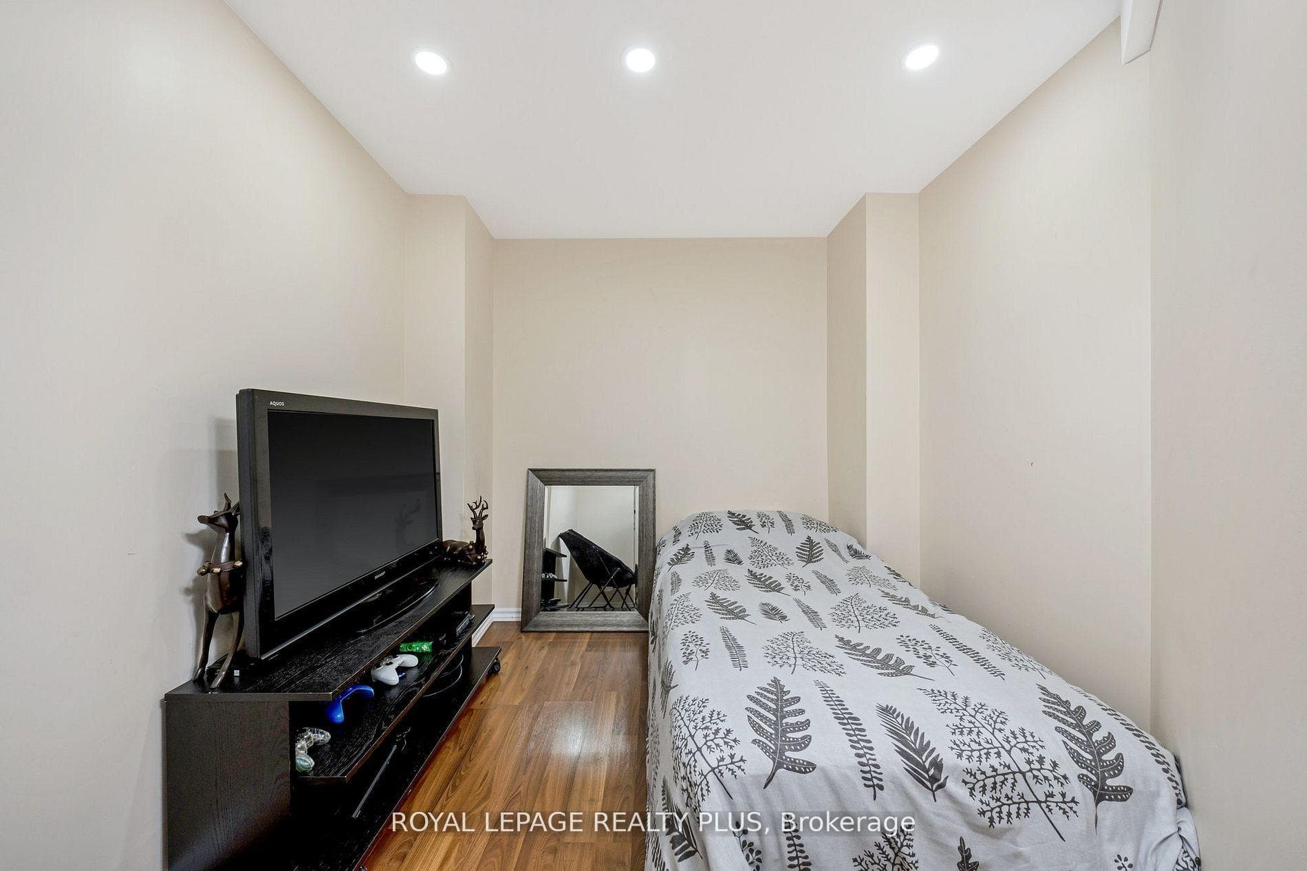 1542 Gainer Crescent - Townhouse photo 37 of 40 in Milton, Ontario